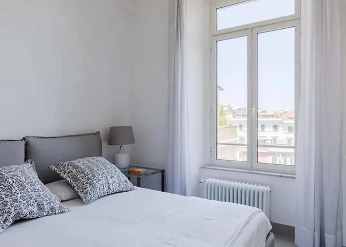 Elegante E Classico Attico Con Terrazzo Privato Vicino Al Vaticano Апартаменты Рим