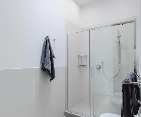 Elegante E Classico Attico Con Terrazzo Privato Vicino Al Vaticano Апартаменты