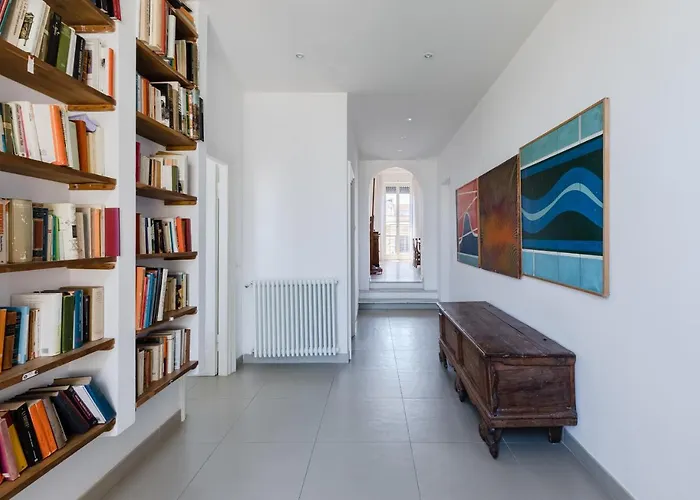 Elegante E Classico Attico Con Terrazzo Privato Vicino Al Vaticano Апартаменты